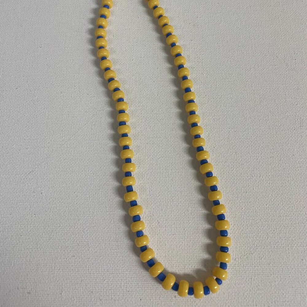 16" Yellow/blue necklace